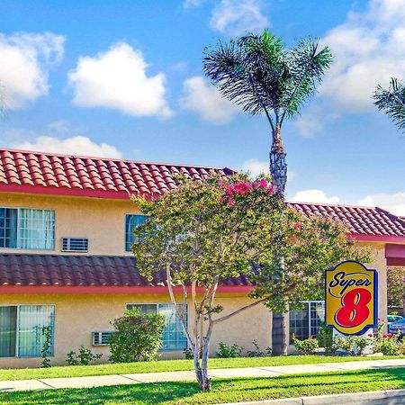 Super 8 By Wyndham Upland Ontario Ca Otel Dış mekan fotoğraf